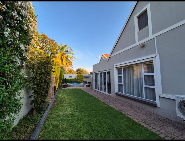 3 BEDROOM TOWNHOUSE FOR SALE IN VANDERBIJLPARK SW 5